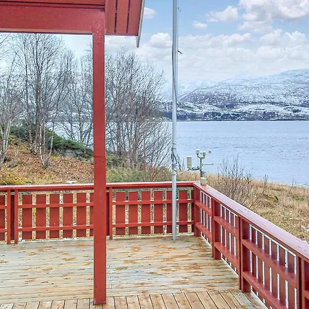 In Botenhamn With House A Mountain View